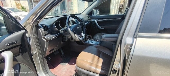Kia Sorento-11