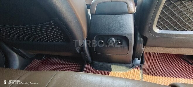 Kia Sorento-13