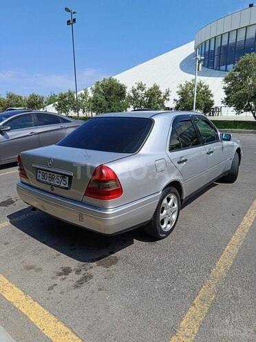 Mercedes C 180-7