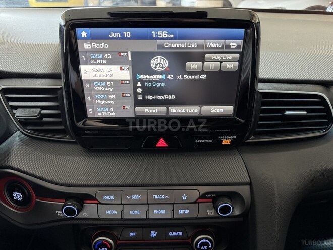 Hyundai Veloster-21