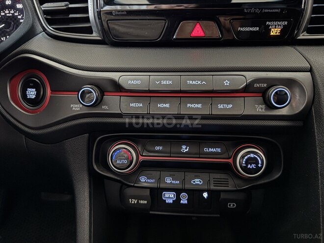 Hyundai Veloster-20