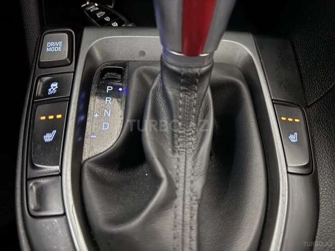 Hyundai Veloster-19