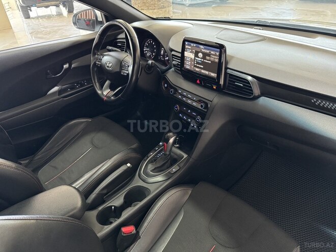 Hyundai Veloster-16