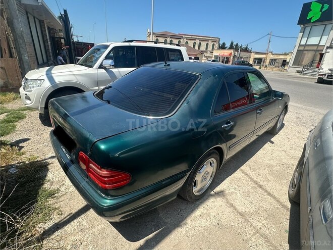 Mercedes E 220-6