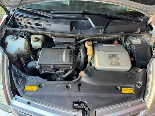 Toyota Prius-4