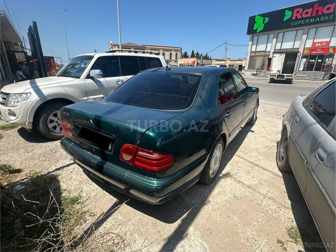 Mercedes E 220-5