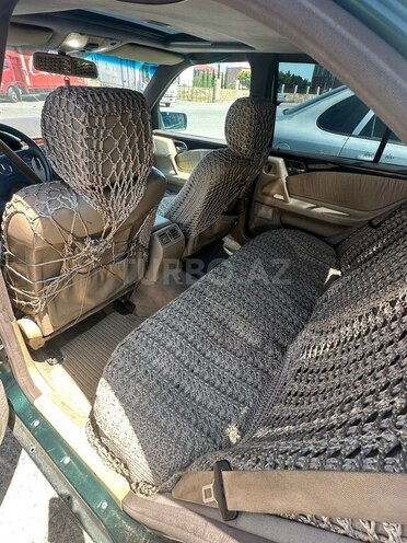 Mercedes E 220-10