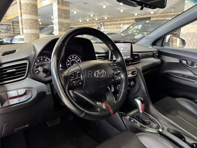 Hyundai Veloster-12