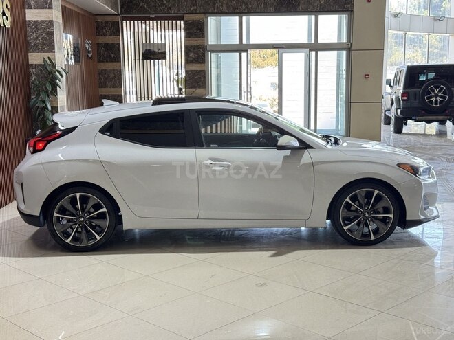 Hyundai Veloster-7