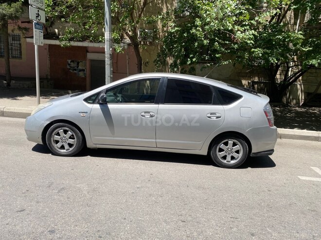Toyota Prius-3