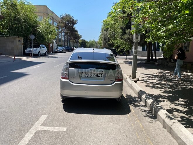 Toyota Prius-2