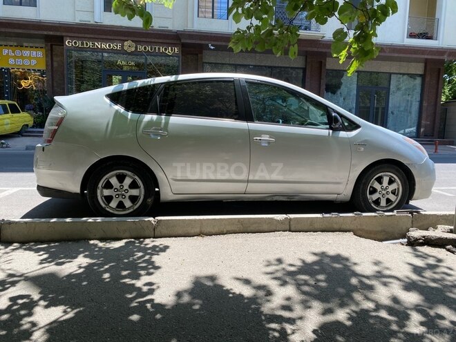 Toyota Prius-4