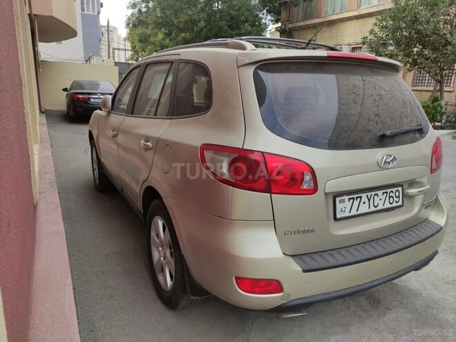 Hyundai Santa Fe-6