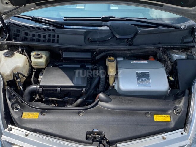 Toyota Prius-5