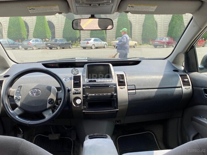Toyota Prius-6