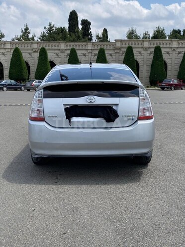 Toyota Prius-4