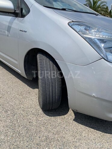Toyota Prius-10