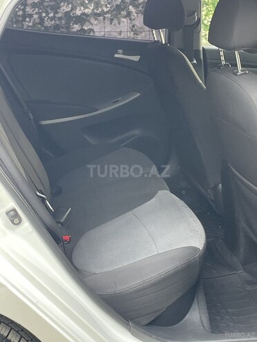 Hyundai Accent-5