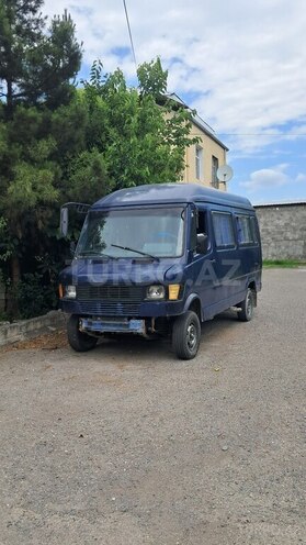 Mercedes 208 D-1