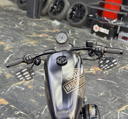 Harley-Davidson XL883N Sportster Iron 883-8