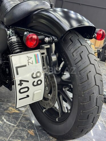 Harley-Davidson XL883N Sportster Iron 883-10