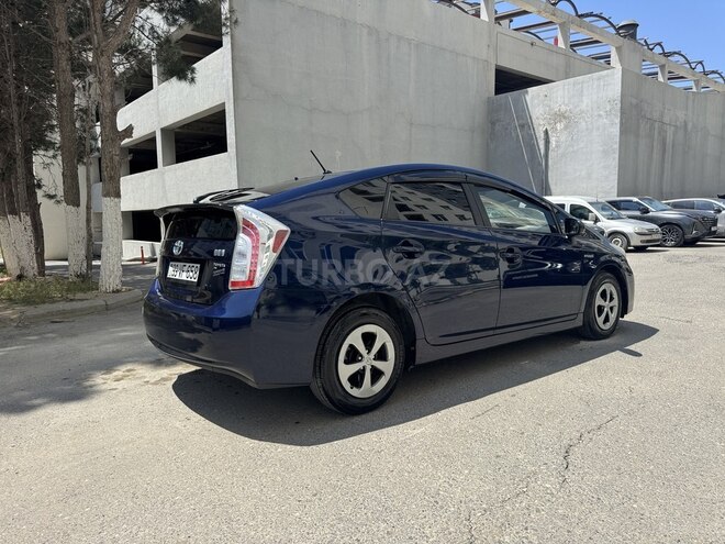 Toyota Prius-6