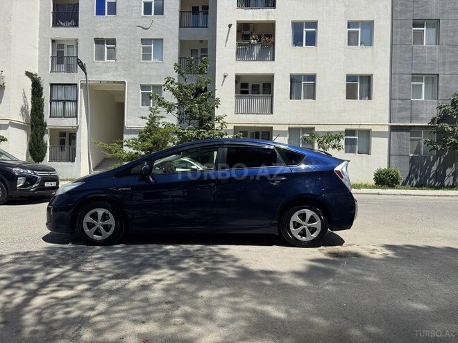 Toyota Prius-4