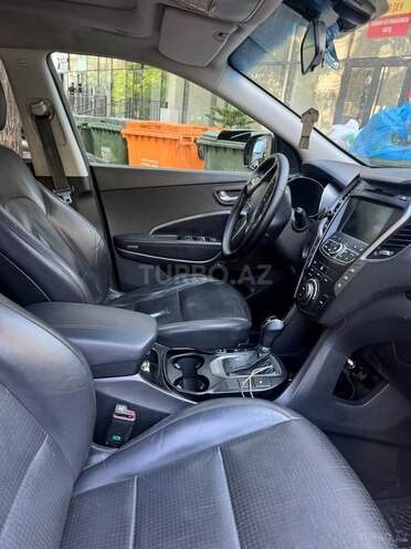 Hyundai Santa Fe-12
