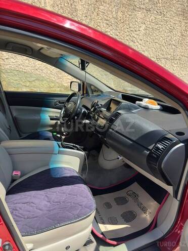 Toyota Prius-5
