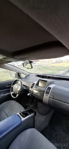 Toyota Prius-16