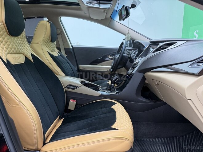 Hyundai Azera-10