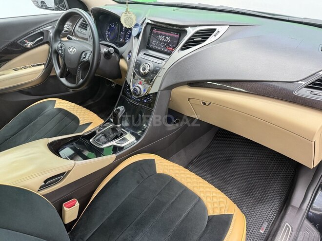 Hyundai Azera-11