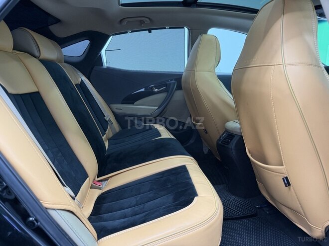 Hyundai Azera-12