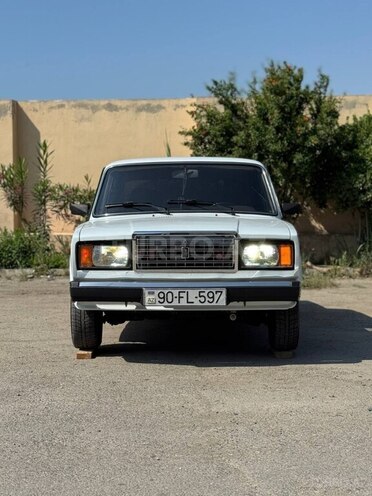 LADA (VAZ) 2107-1