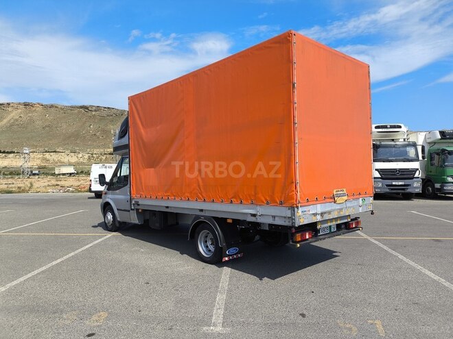 Ford Transit-4