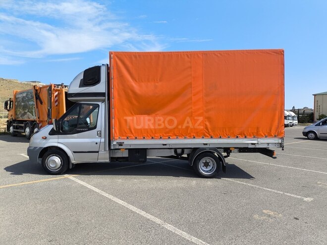 Ford Transit-3