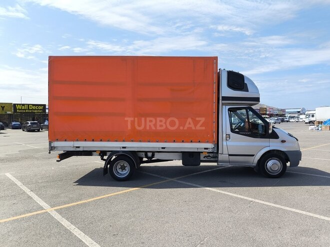 Ford Transit-6