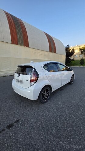 Toyota Aqua-2