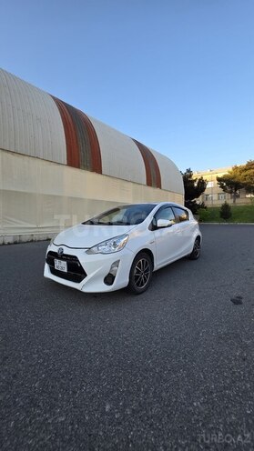 Toyota Aqua-1