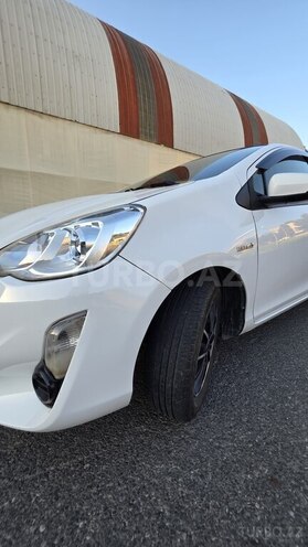 Toyota Aqua-7