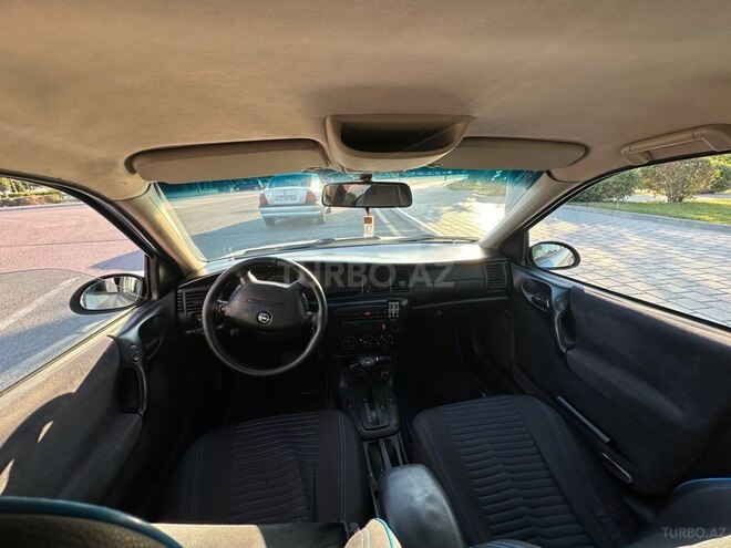 Opel Vectra-10