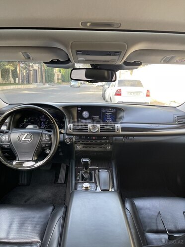 Lexus LS 460-4