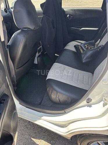 Nissan Note-8