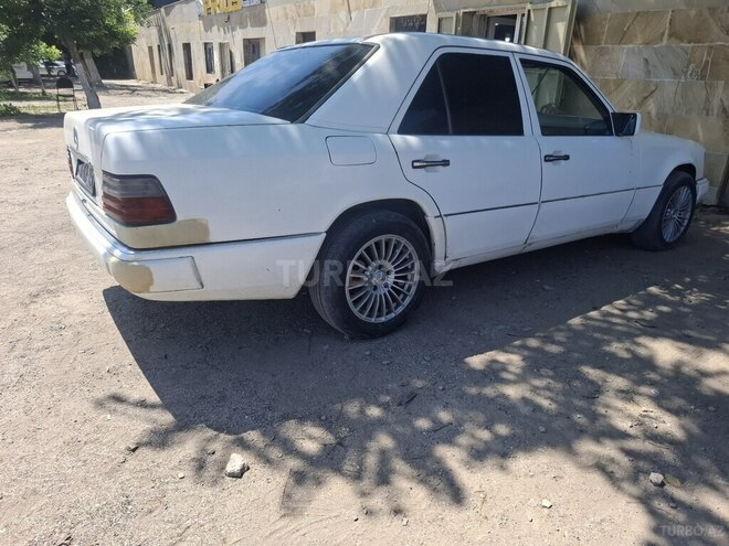 Mercedes 220 E-3