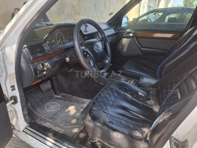 Mercedes 220 E-5