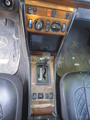 Mercedes 220 E-6