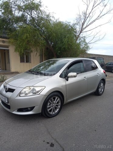 Toyota Auris-7