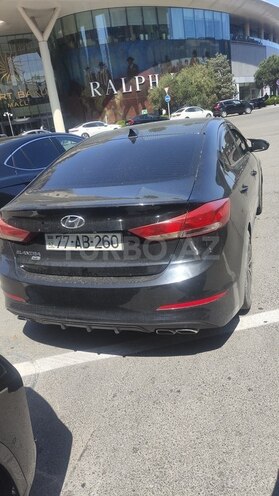 Hyundai Elantra-3