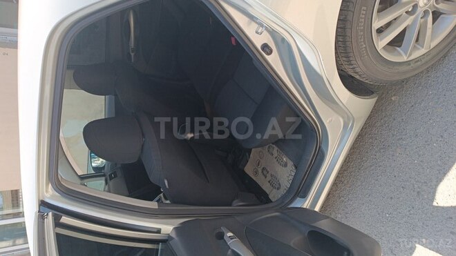 Toyota Auris-4