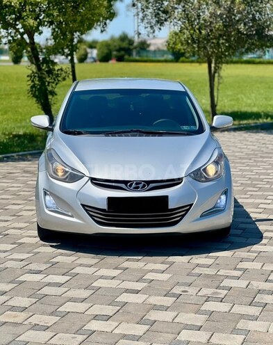Hyundai Elantra-3